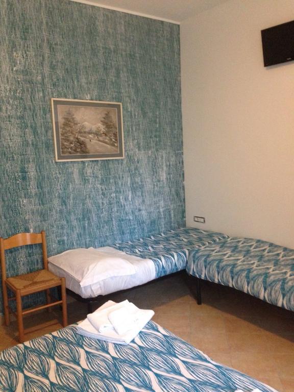 B & B Leonard Acqui Рим Номер фото